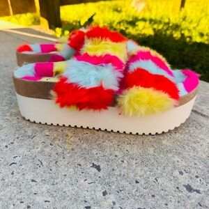 Madden Girl Fuzzy Furry Platforms size 8 Festival